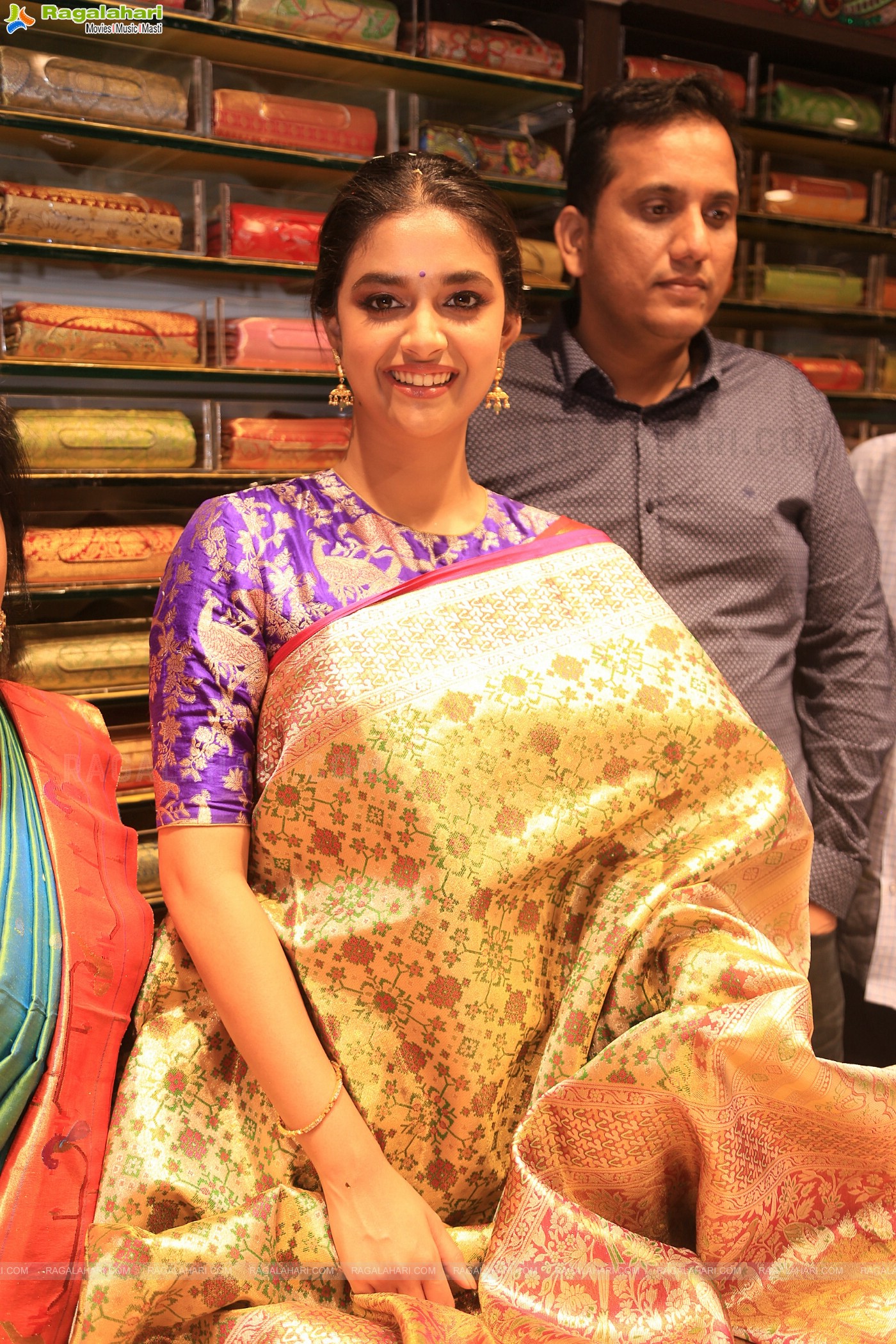 Keerthy Suresh Launches CMR Shopping Mall at Mahbubnagar