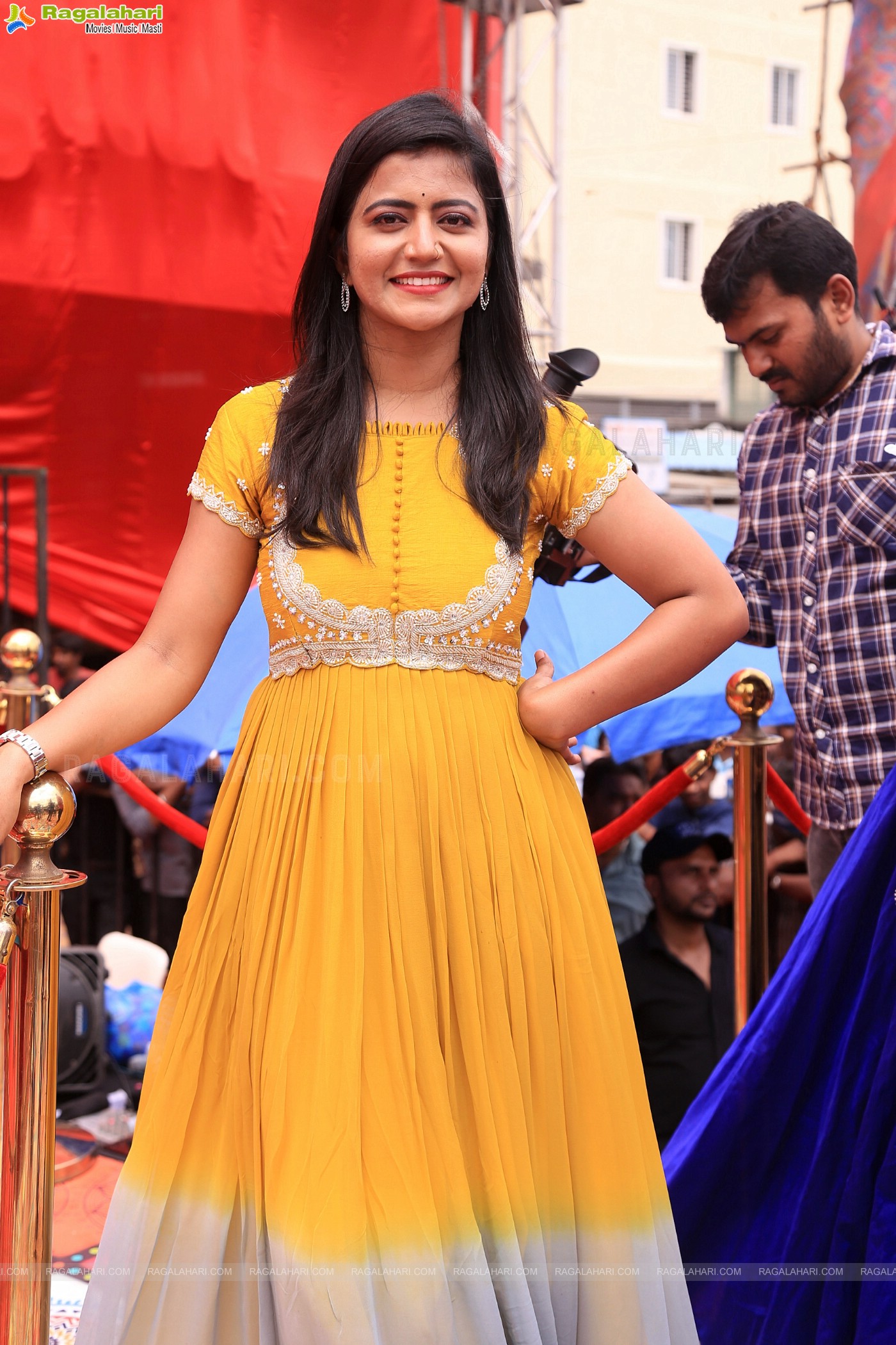 Keerthy Suresh Launches CMR Shopping Mall at Mahbubnagar