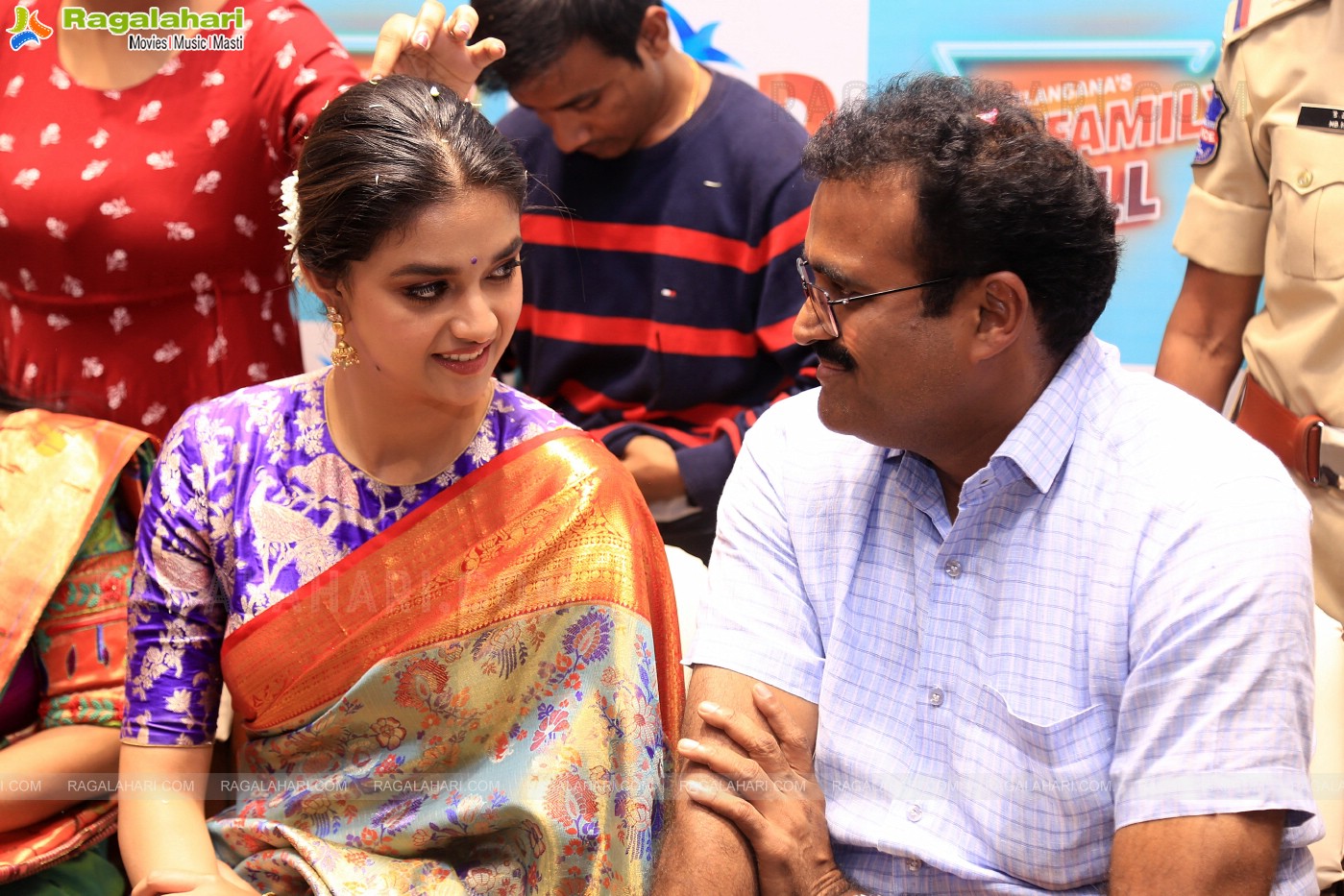 Keerthy Suresh Launches CMR Shopping Mall at Mahbubnagar