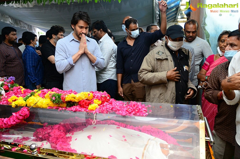 Tollywood Celebs Pay Their Last Respects to Krishnam Raju