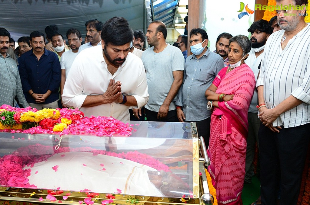 Tollywood Celebs Pay Their Last Respects to Krishnam Raju