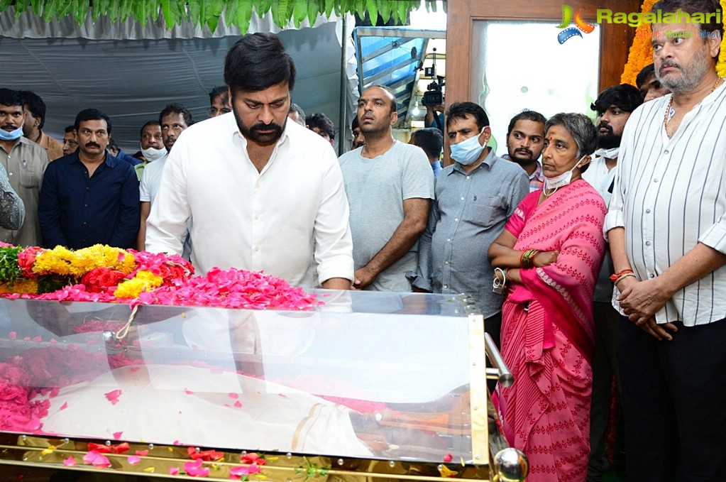 Tollywood Celebs Pay Their Last Respects to Krishnam Raju