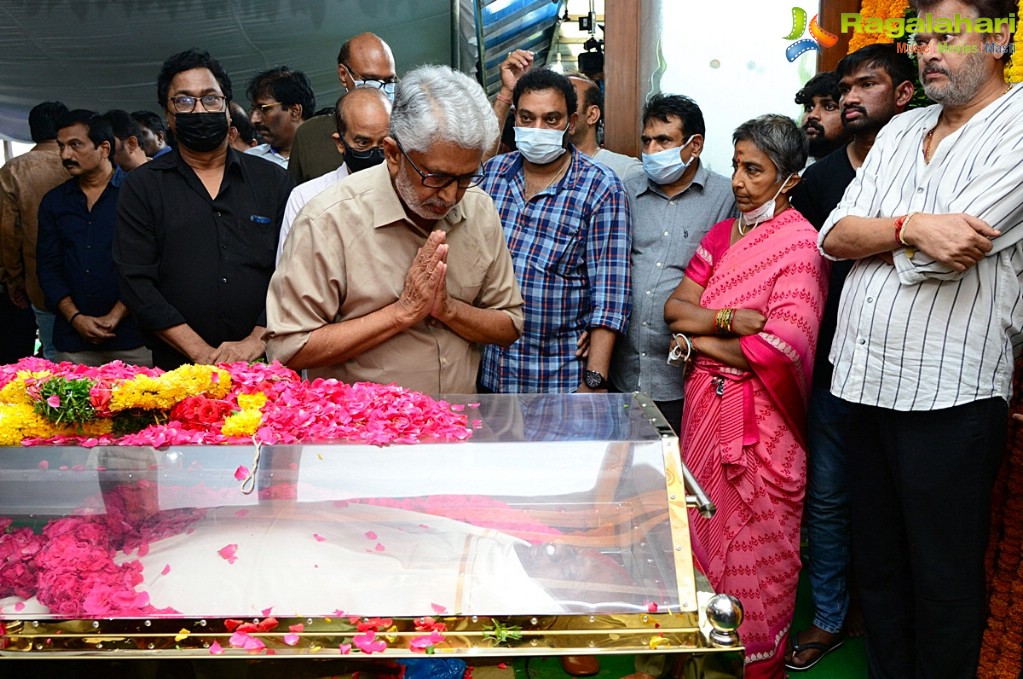 Tollywood Celebs Pay Their Last Respects to Krishnam Raju