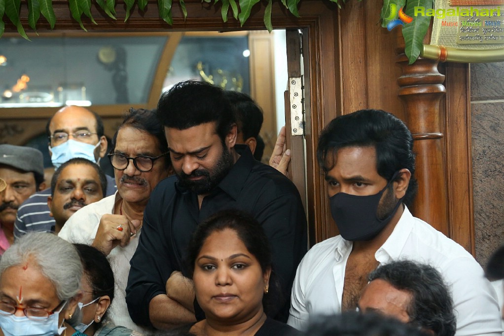 Tollywood Celebs Pay Their Last Respects to Krishnam Raju