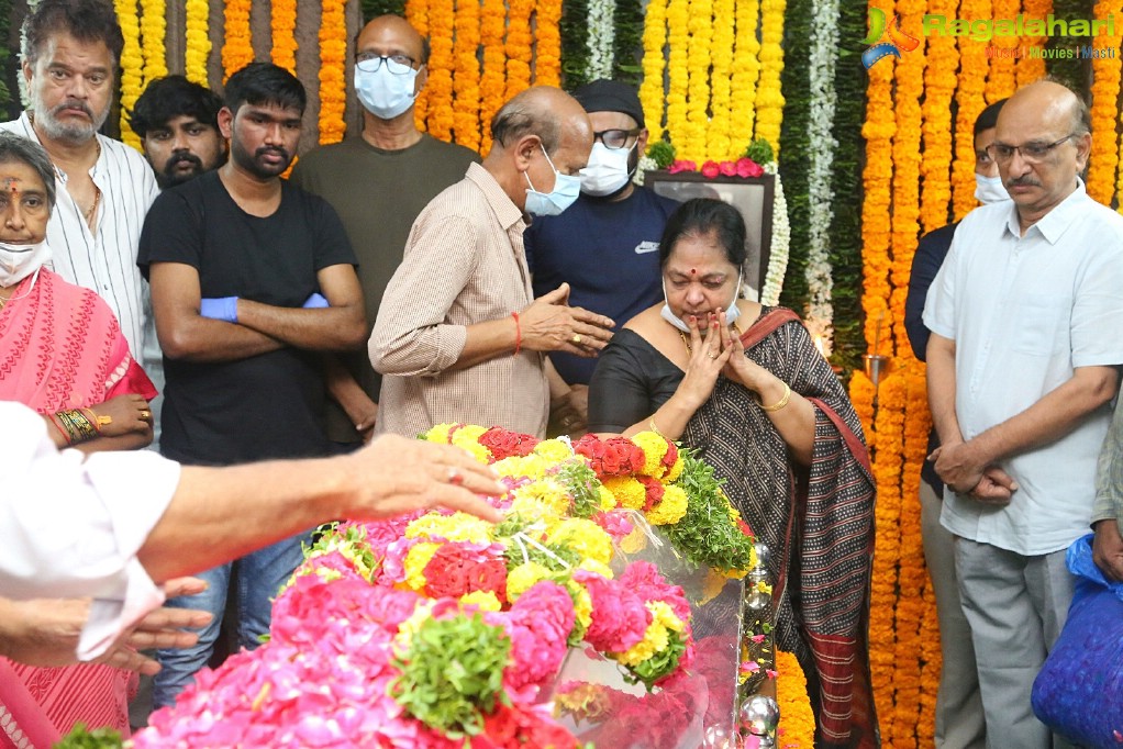 Tollywood Celebs Pay Their Last Respects to Krishnam Raju