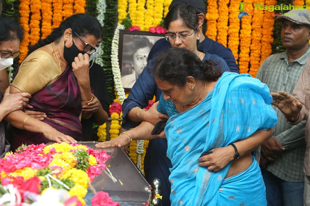 Tollywood Celebs Pay Their Last Respects to Krishnam Raju