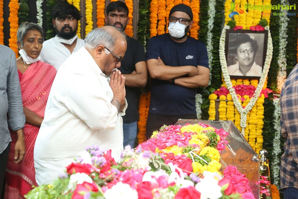 Tollywood Celebs Pay Their Last Respects to Krishnam Raju