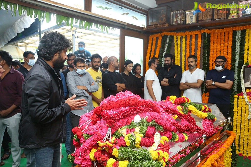 Tollywood Celebs Pay Their Last Respects to Krishnam Raju