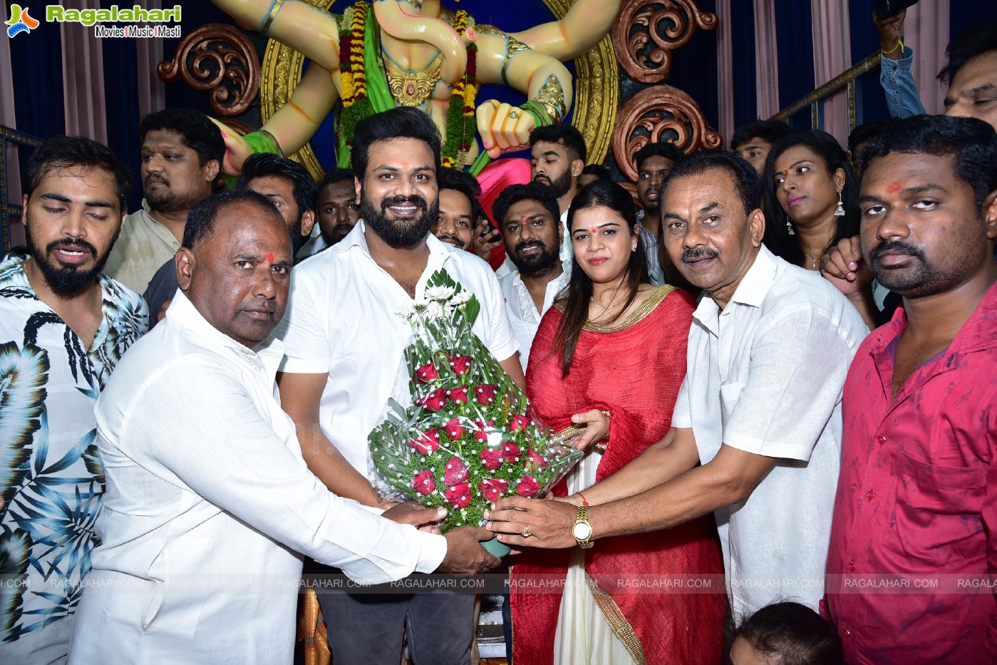 Manchu Manoj With His Fiancee Bhuma Mounika Reddy Visits Ganesh Mandapam at TRT Colony