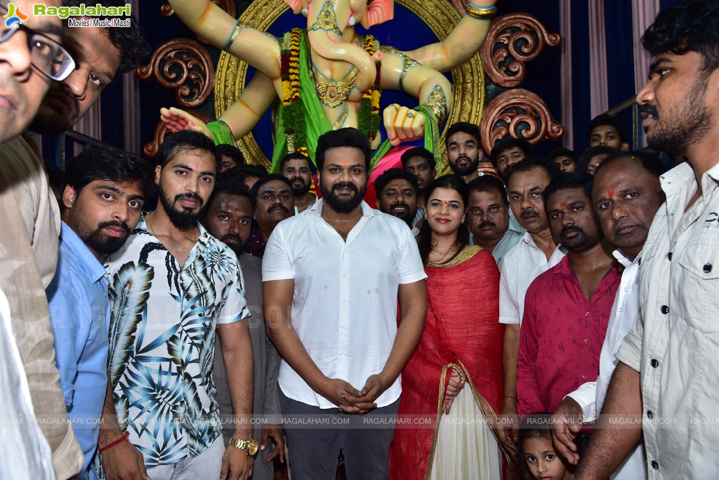 Manchu Manoj With His Fiancee Bhuma Mounika Reddy Visits Ganesh Mandapam at TRT Colony