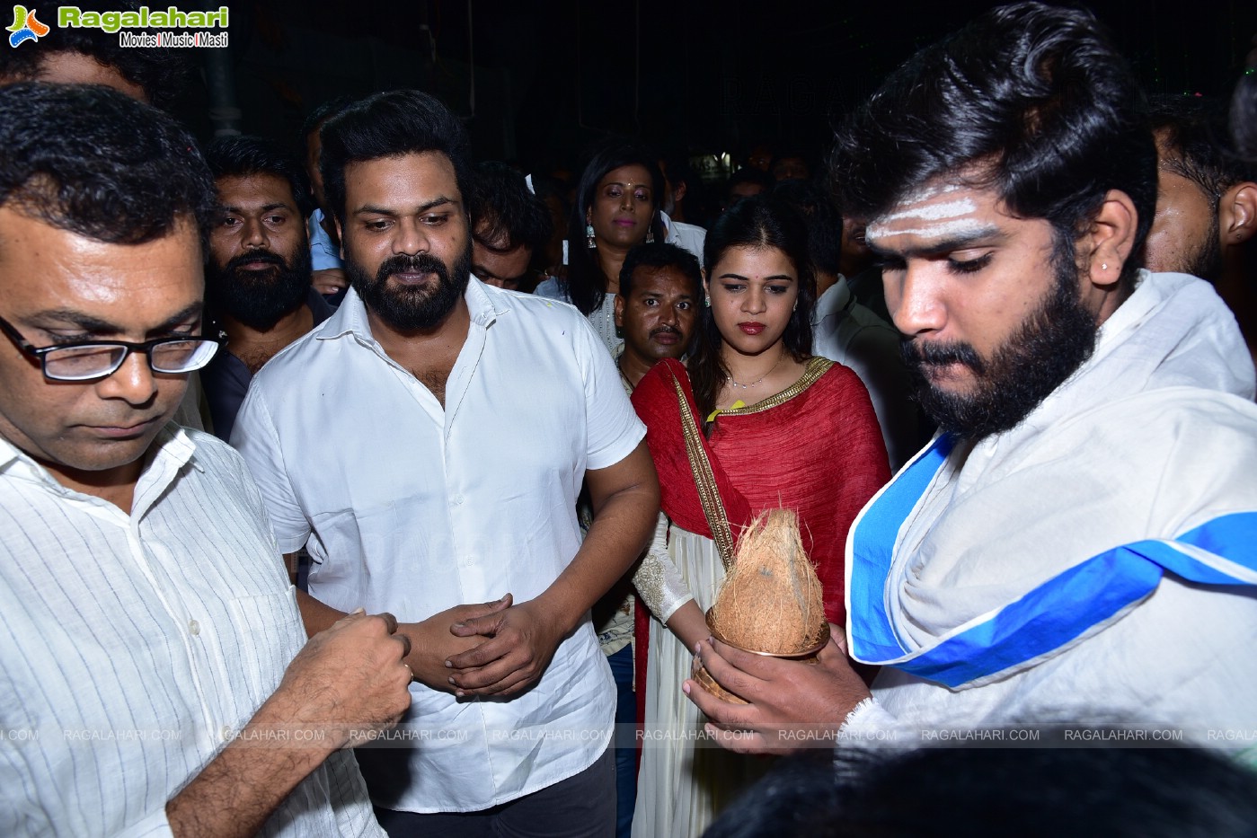 Manchu Manoj With His Fiancee Bhuma Mounika Reddy Visits Ganesh Mandapam at TRT Colony