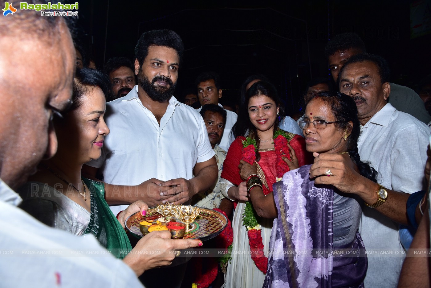 Manchu Manoj With His Fiancee Bhuma Mounika Reddy Visits Ganesh Mandapam at TRT Colony