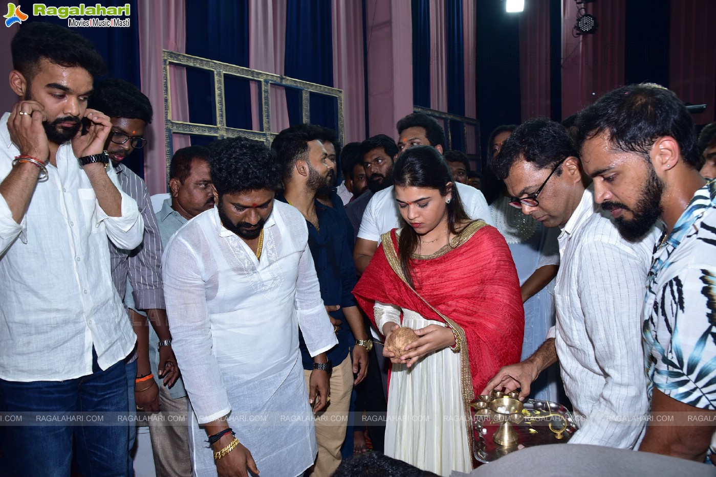 Manchu Manoj With His Fiancee Bhuma Mounika Reddy Visits Ganesh Mandapam at TRT Colony