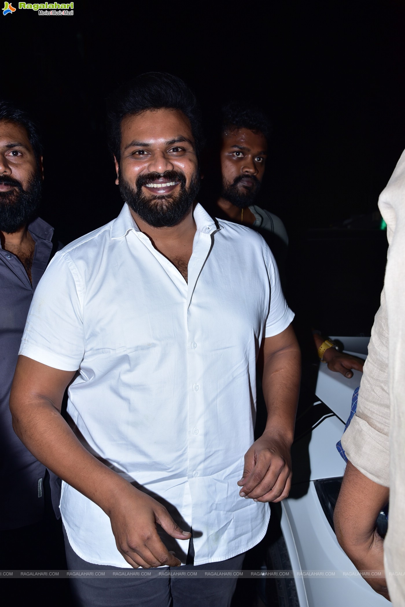 Manchu Manoj With His Fiancee Bhuma Mounika Reddy Visits Ganesh Mandapam at TRT Colony