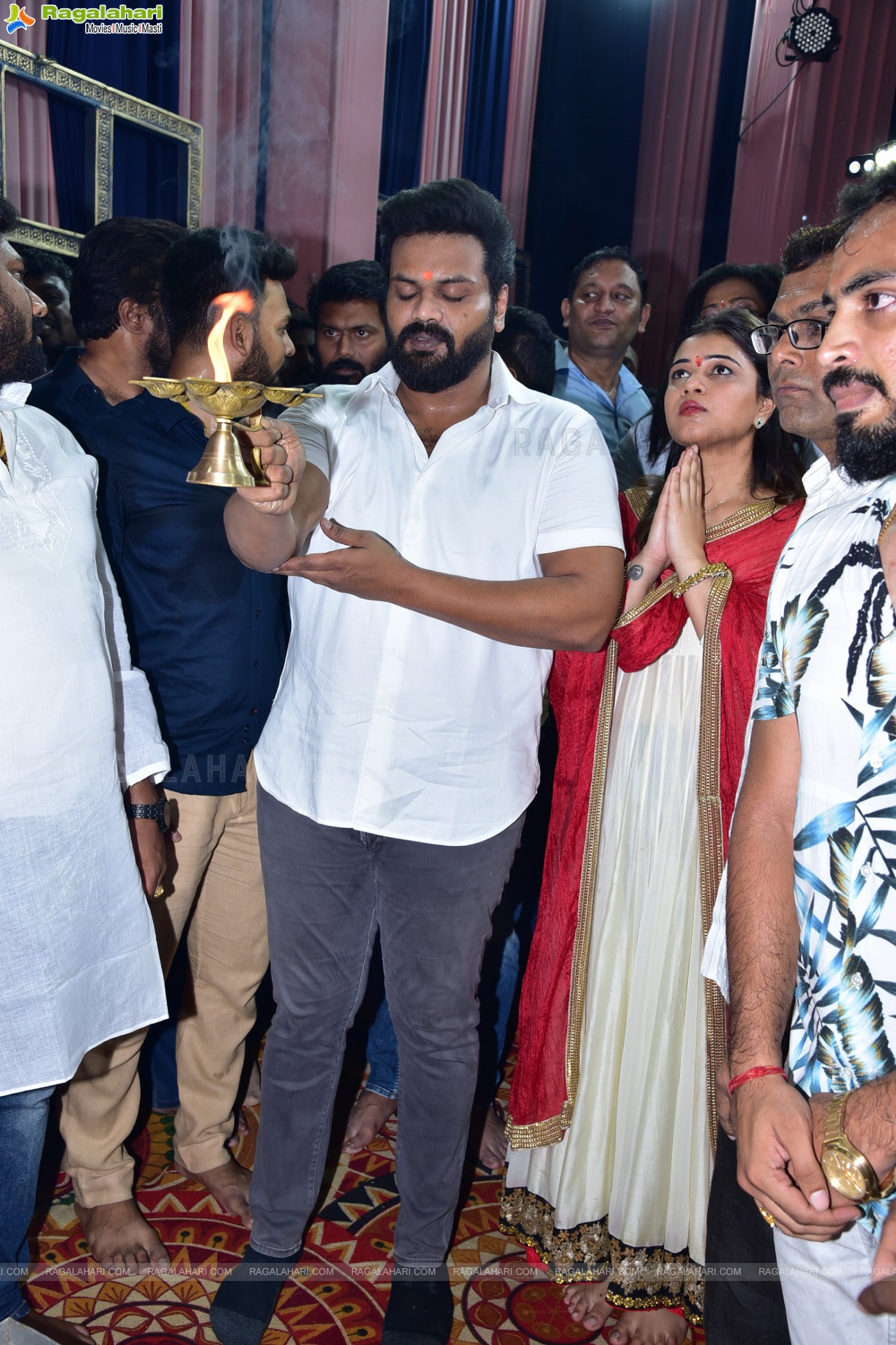 Manchu Manoj With His Fiancee Bhuma Mounika Reddy Visits Ganesh Mandapam at TRT Colony