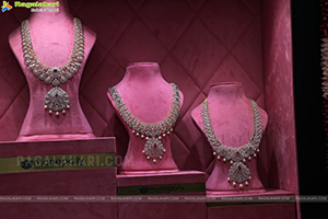 Manepally Jewellers Wedding Jewellery Showroom