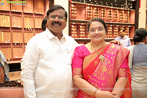 Manepally Jewellers Wedding Jewellery Showroom