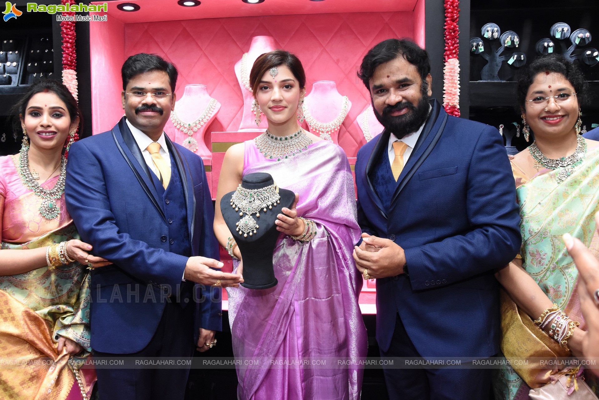 Manepally Jewellers Largest Wedding and Bridal Jewellery Showroom Launch at Panjagutta