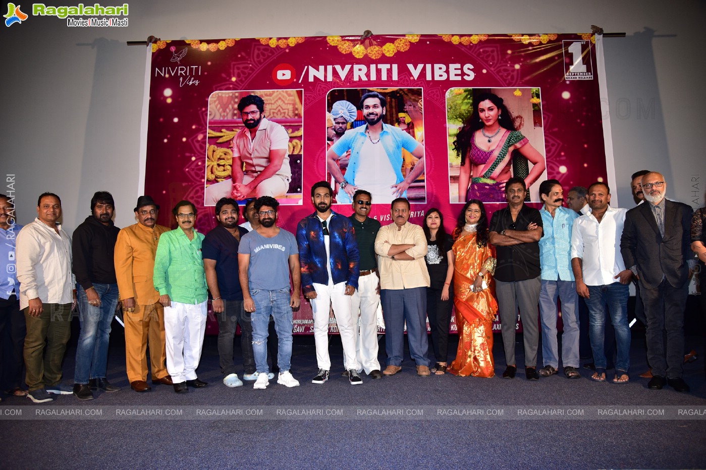 Bigboss Maanas & Vishnu Priya's Zari Zari Panche Katti Promo Song Launch