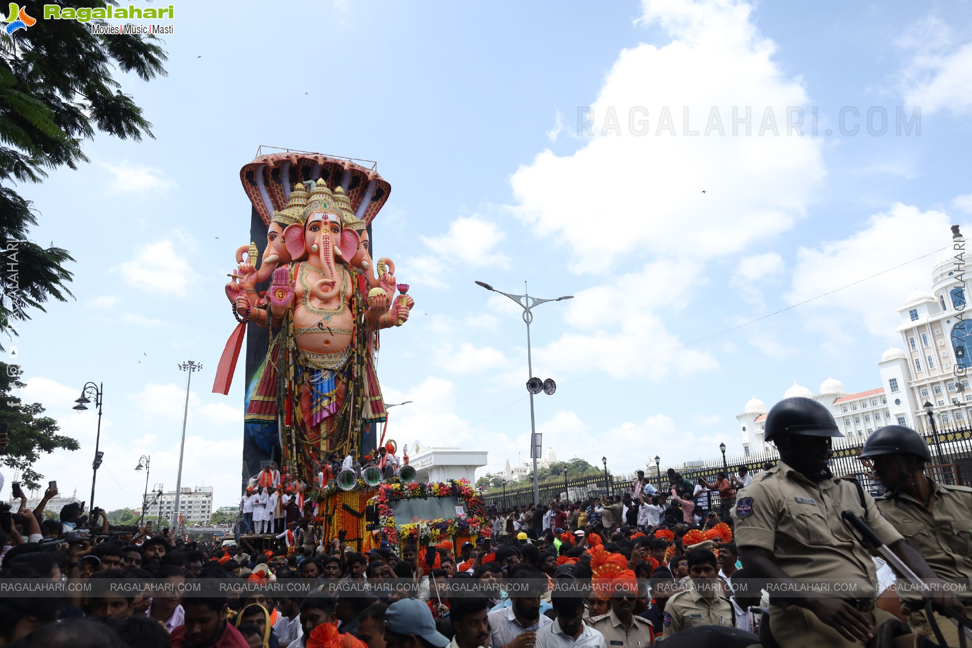 Khairatabad Ganesh Nimajjanam 2025 at Tank Bund in Hyderabad	