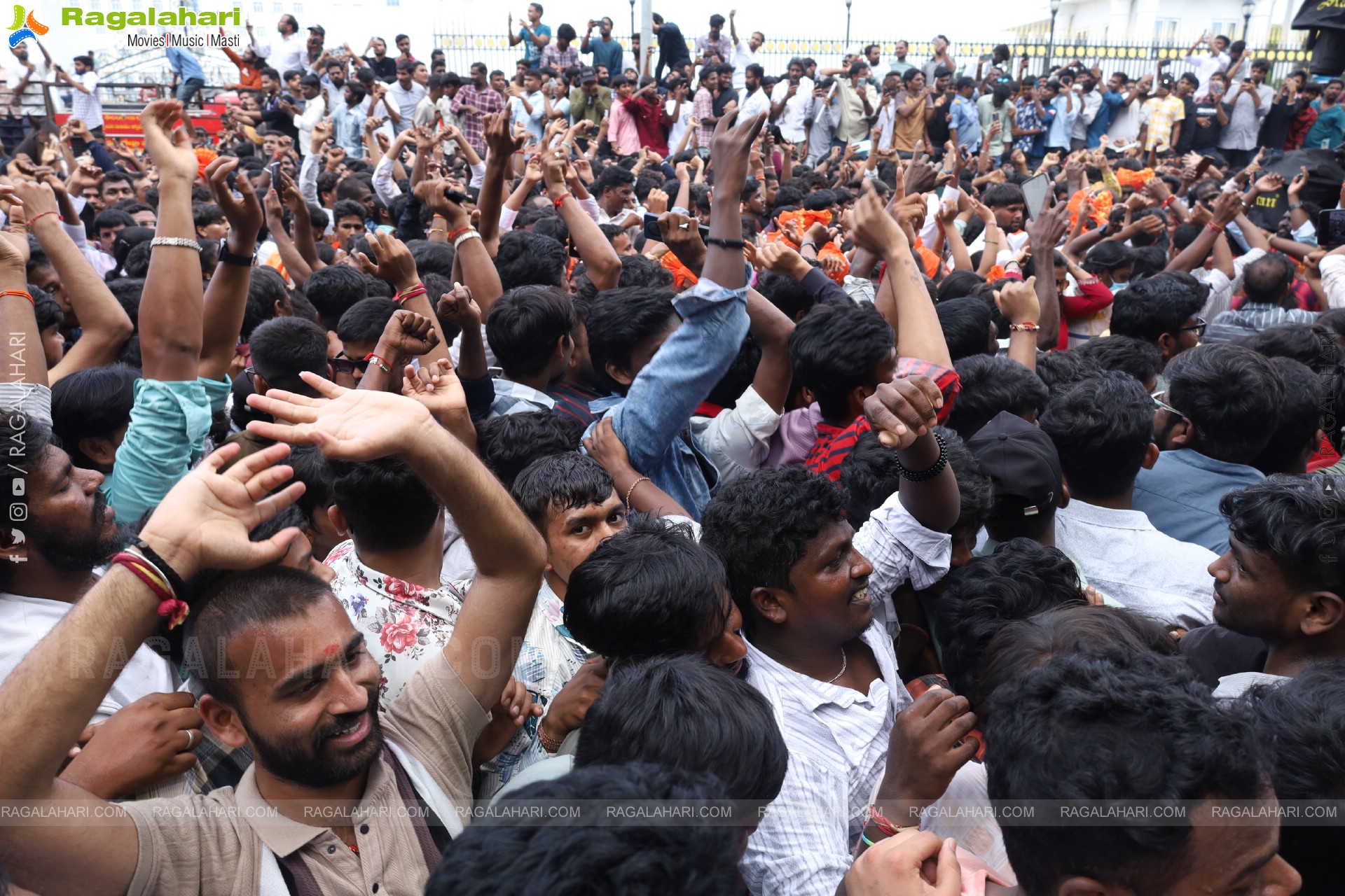 Khairatabad Ganesh Nimajjanam 2025 at Tank Bund in Hyderabad	