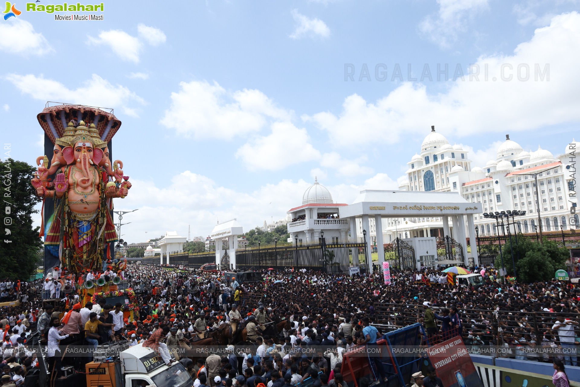 Khairatabad Ganesh Nimajjanam 2025 at Tank Bund in Hyderabad	