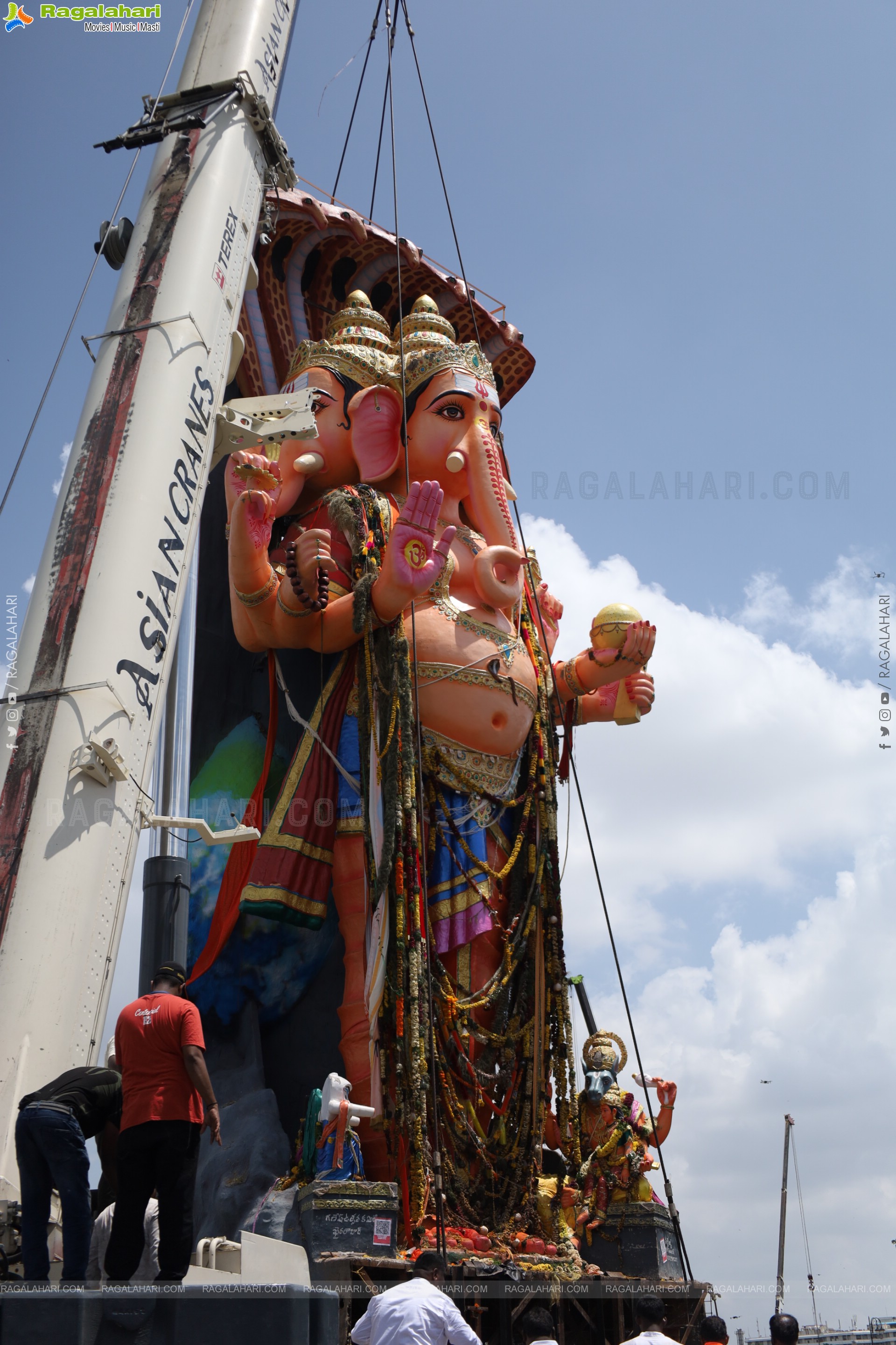 Khairatabad Ganesh Nimajjanam 2025 at Tank Bund in Hyderabad	