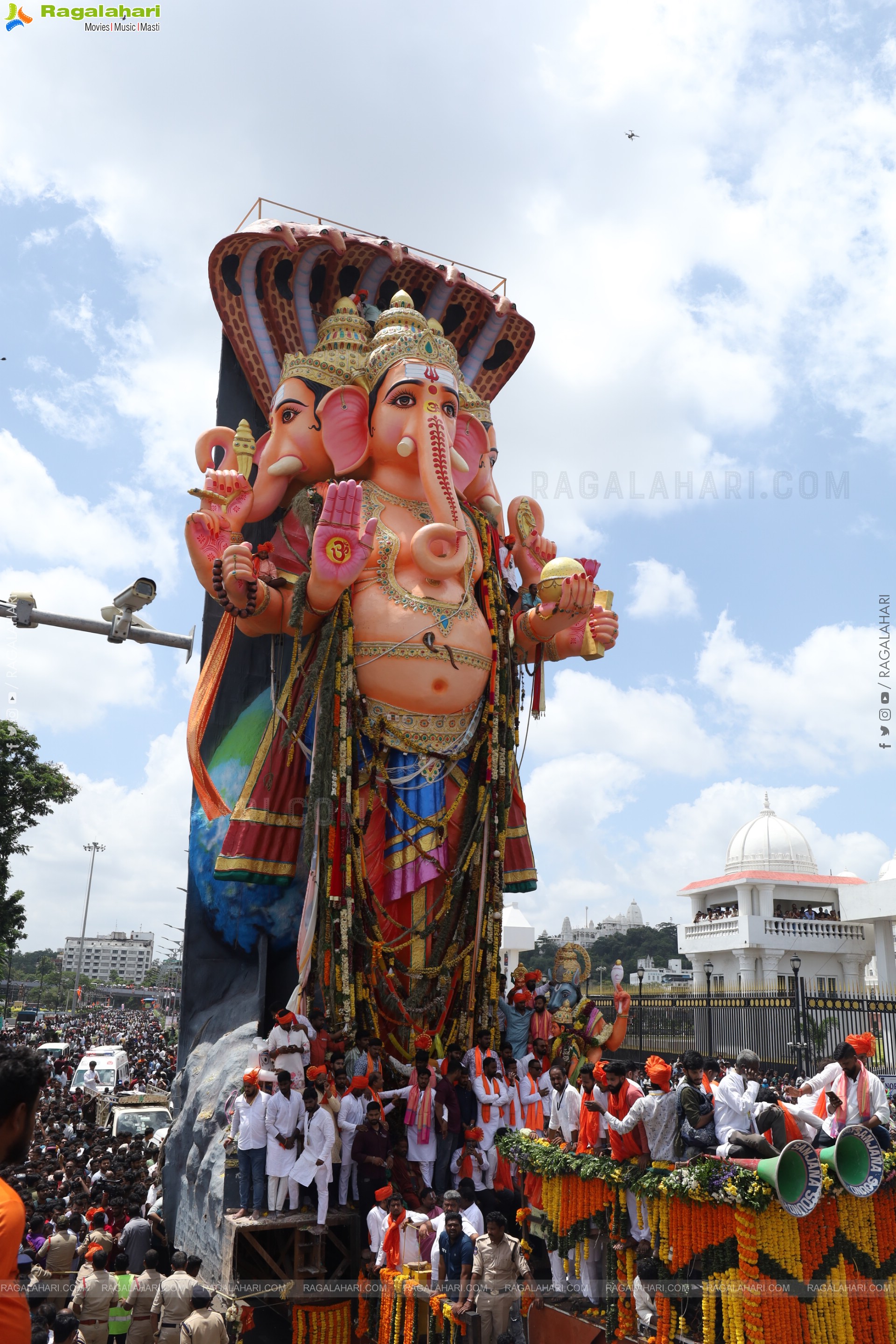 Khairatabad Ganesh Nimajjanam 2025 at Tank Bund in Hyderabad	
