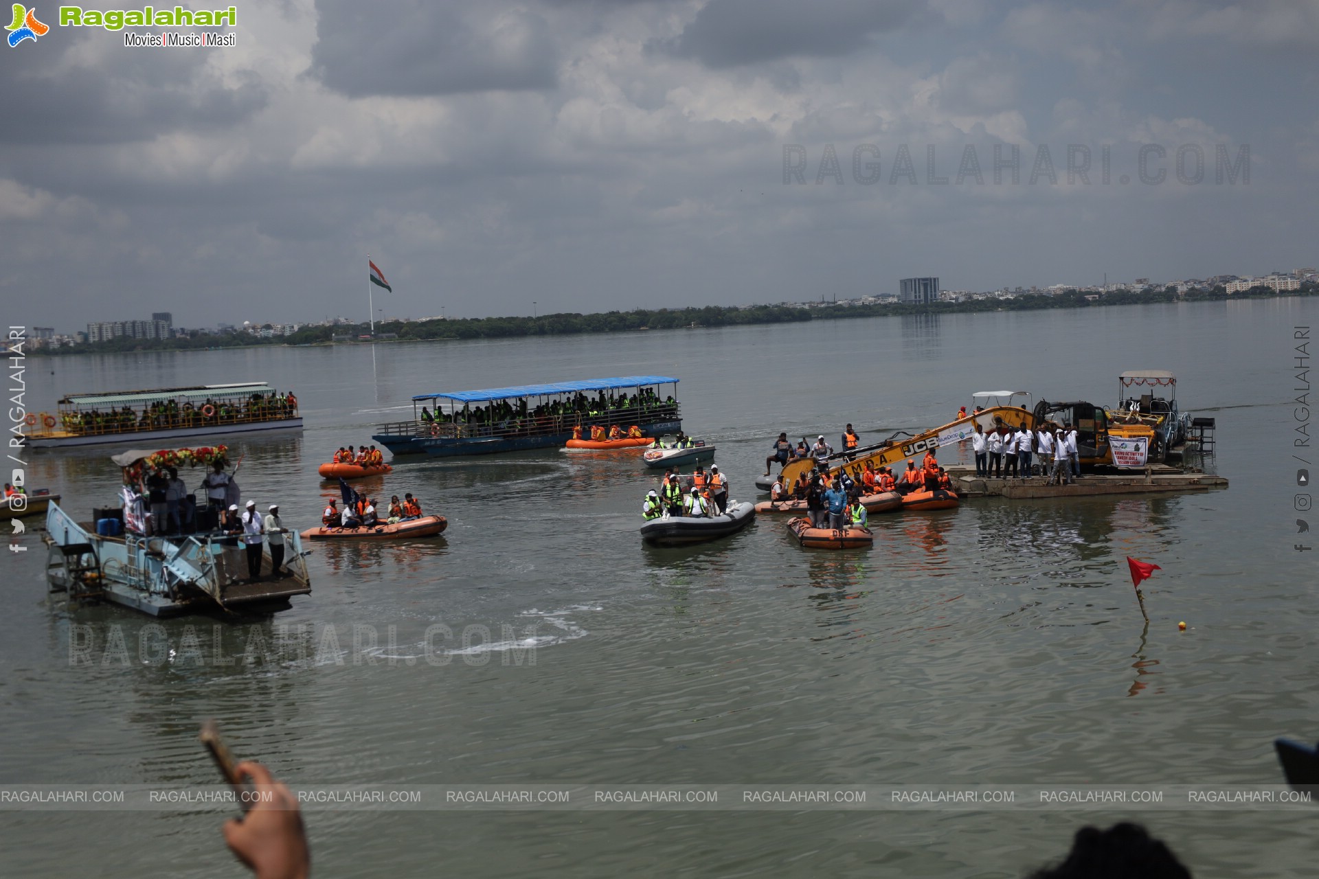 Khairatabad Ganesh Nimajjanam 2025 at Tank Bund in Hyderabad	
