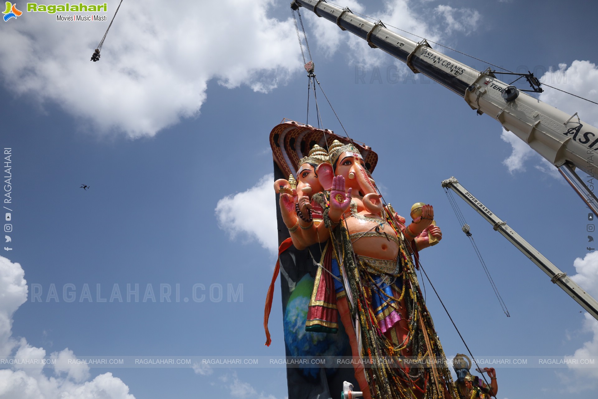 Khairatabad Ganesh Nimajjanam 2025 at Tank Bund in Hyderabad	