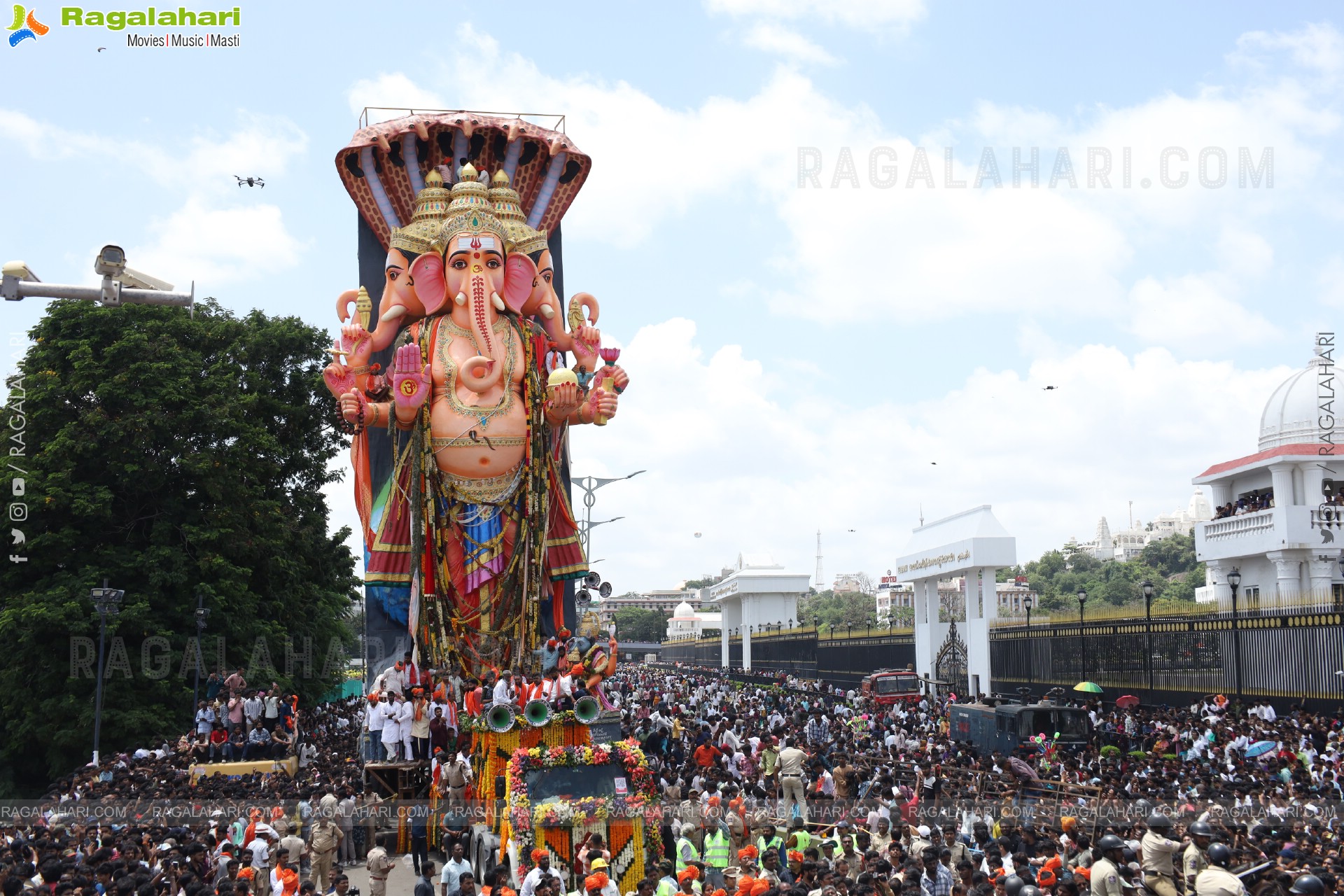 Khairatabad Ganesh Nimajjanam 2025 at Tank Bund in Hyderabad	