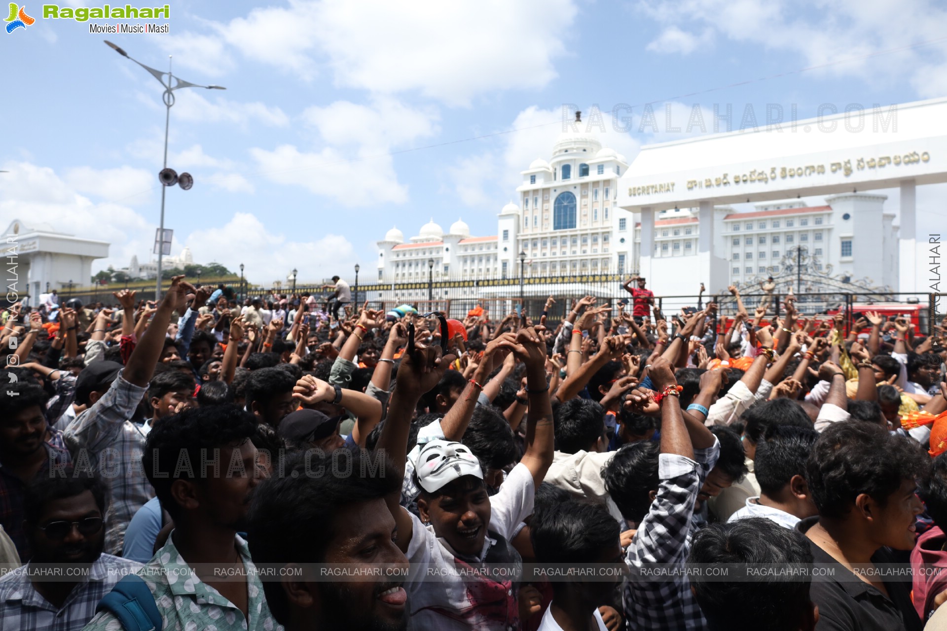 Khairatabad Ganesh Nimajjanam 2025 at Tank Bund in Hyderabad	