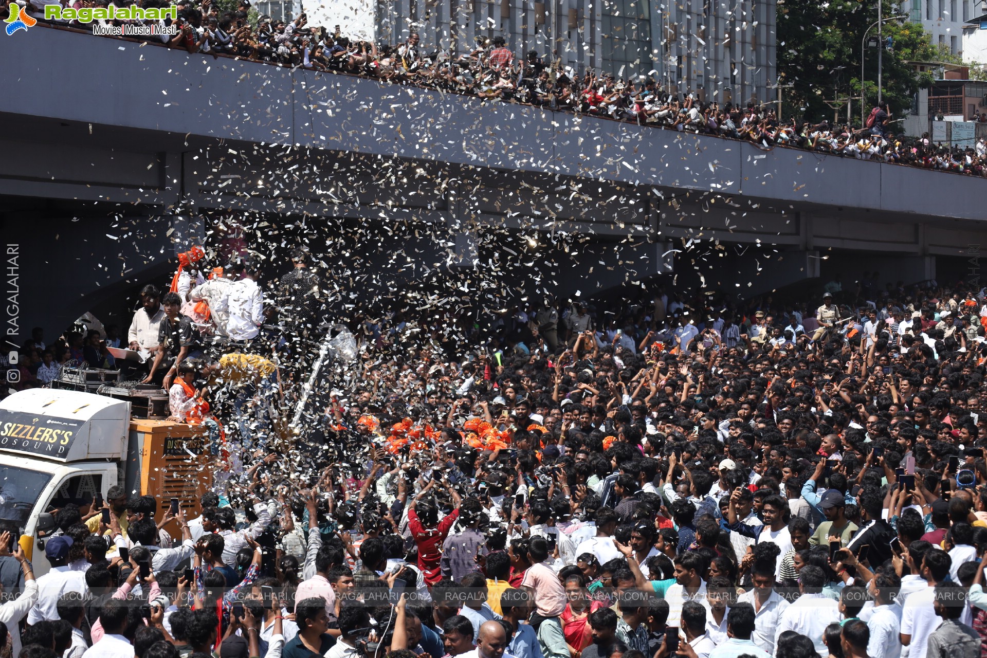 Khairatabad Ganesh Nimajjanam 2025 at Tank Bund in Hyderabad	