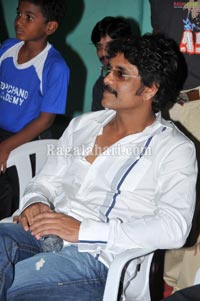 Nagarjuna, Amala at Gopichand Badminton Academy