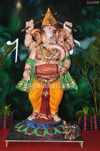 Nikeesha Patel Performs Puja For Paper Vinayaka at Prasadz