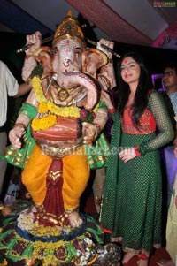 Nikeesha Patel Performs Puja For Paper Vinayaka at Prasadz