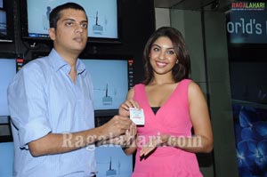 Richa Gangopadhyay at Bajaj Electronics 25th Anniversary Bumper Draw