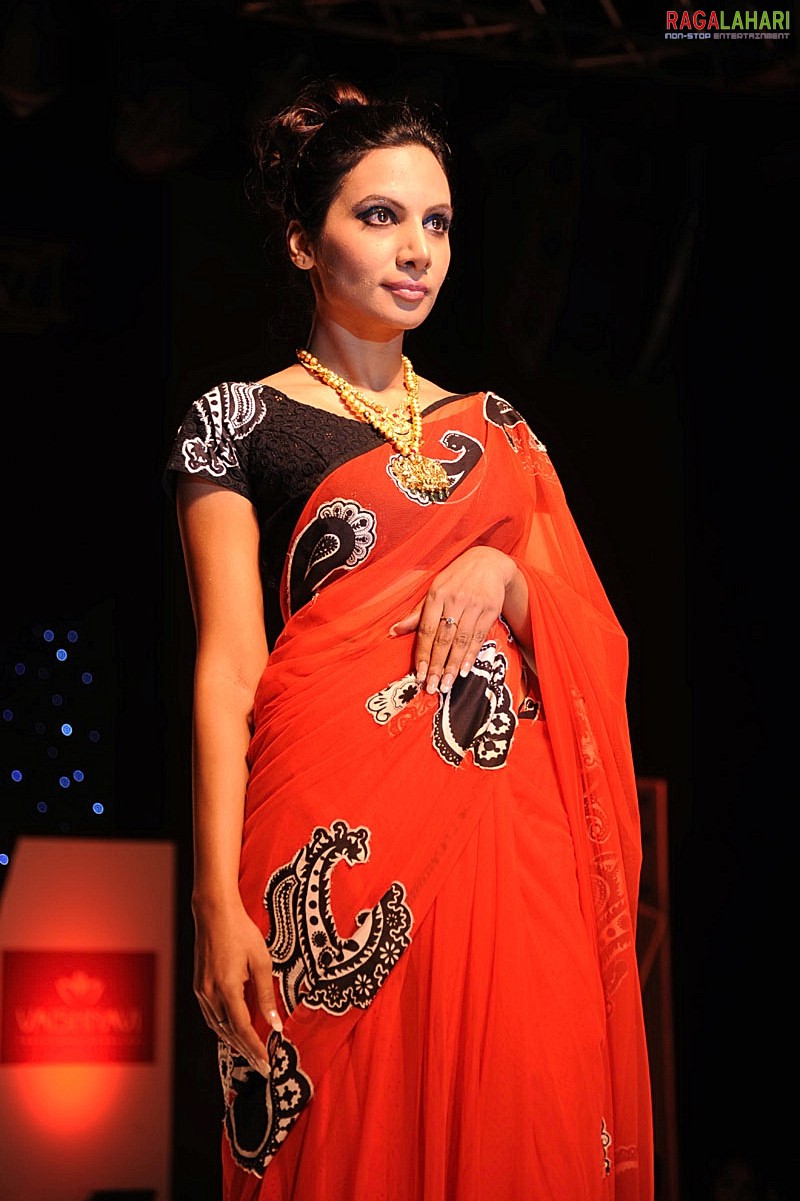 Vaishnavi Jewellers Fashion Show