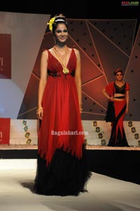 Vaishnavi Jewellers Fashion Show at Novotel