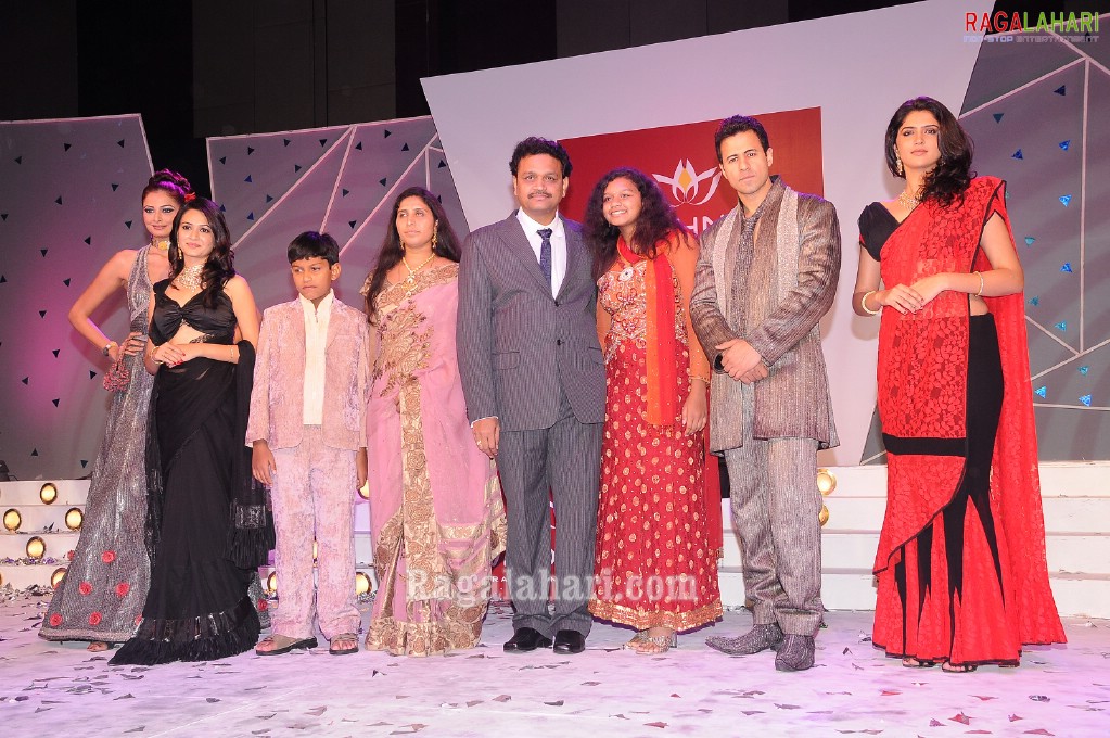 Vaishnavi Jewellers Fashion Show (Hi-Res)