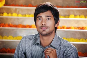 Varun Sandesh, Nisha Agarwal