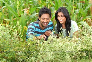 Varun Sandesh, Nisha Agarwal