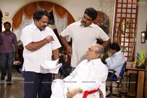 Manchivaadu Working Stills