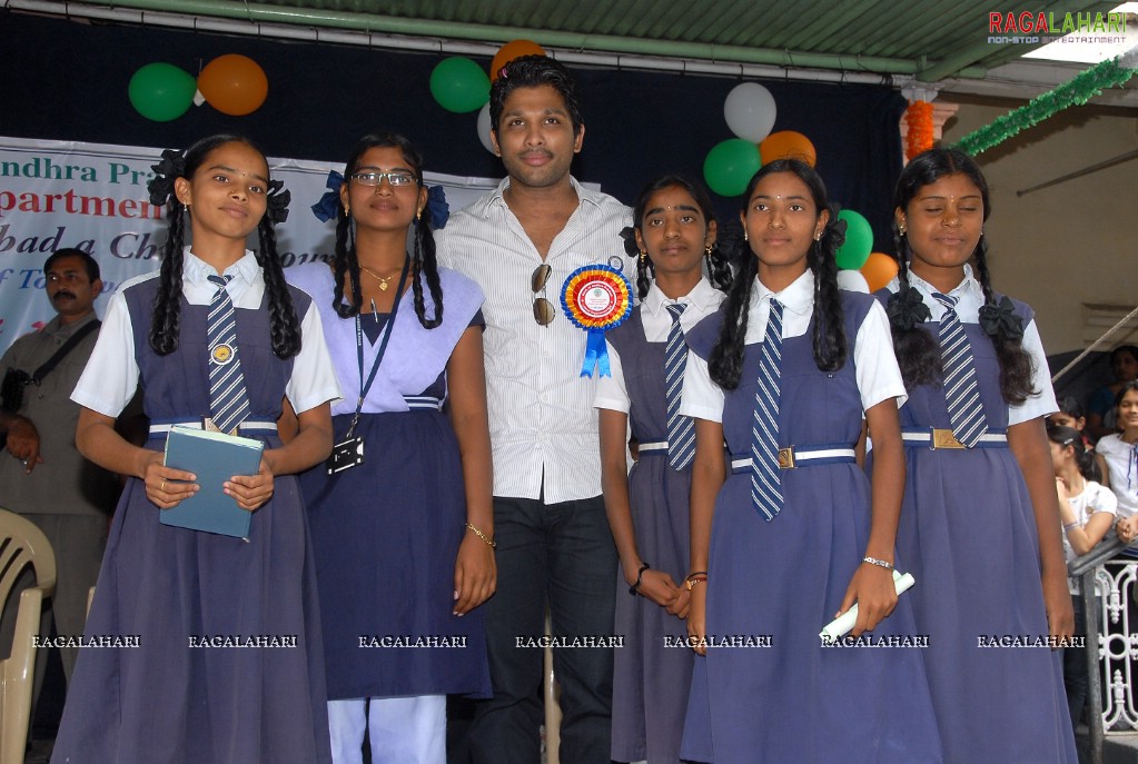 Allu Arjun supports Anti Child Labour