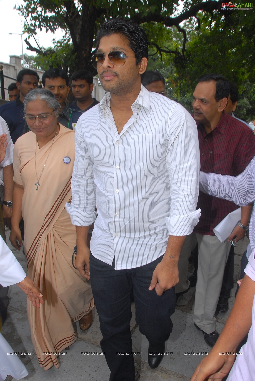 Allu Arjun supports Anti Child Labour