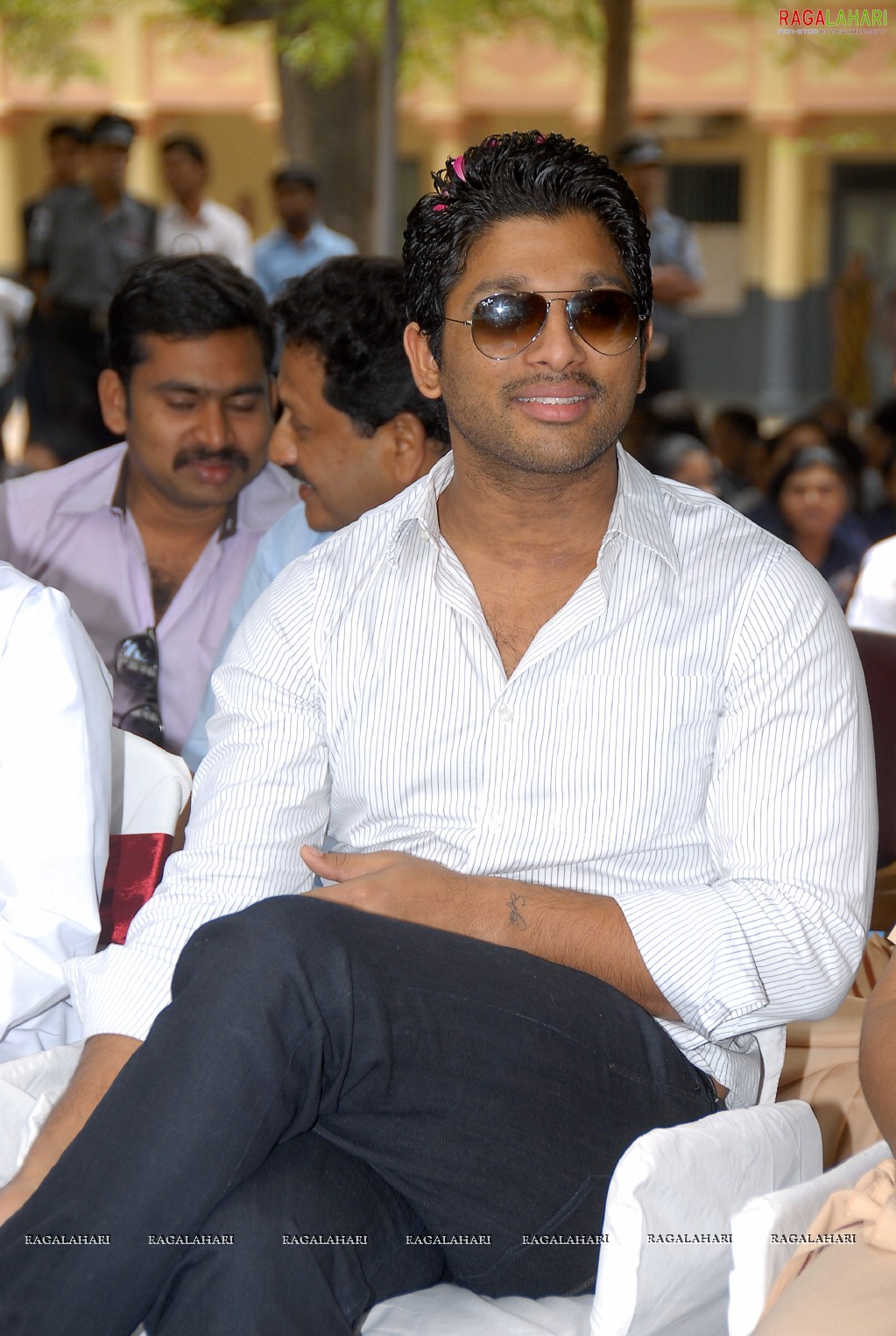 Allu Arjun supports Anti Child Labour