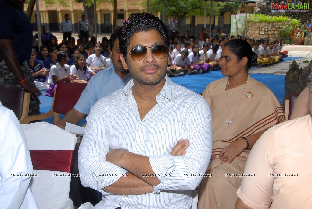 Allu Arjun supports Anti Child Labour