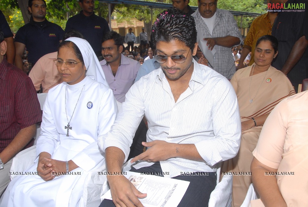 Allu Arjun supports Anti Child Labour