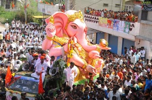 Balapur Ganesh Laddu Auction and Ganesh Nimajjanam 2011