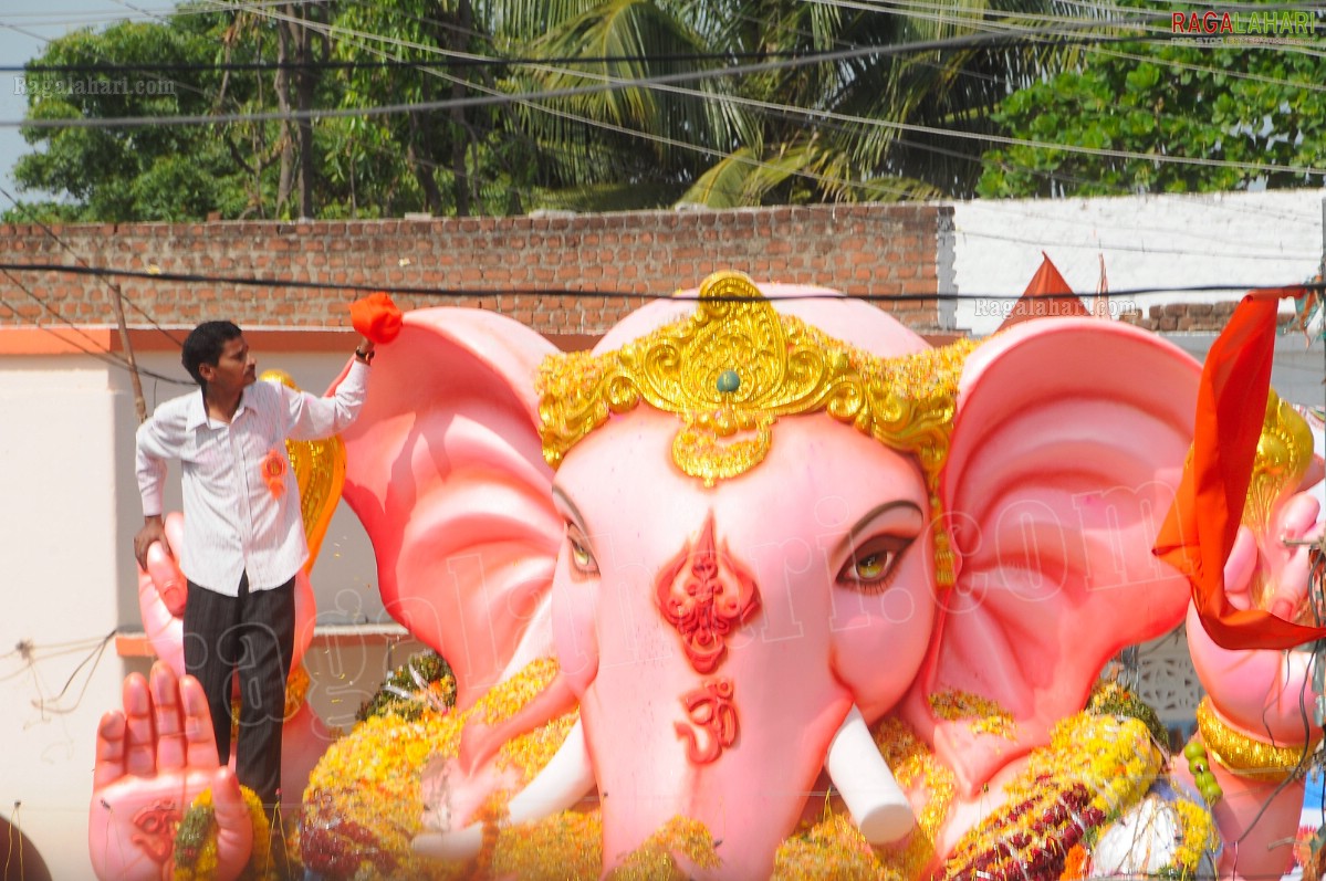 Balapur Ganesh Laddu Auction and Ganesh Nimajjanam 2011